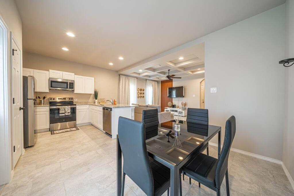 Gorgeous, Brand New 3 Bedrooms Home- Built 2024, Near Seaworld & Lackland Afb San Antonio Exteriér fotografie
