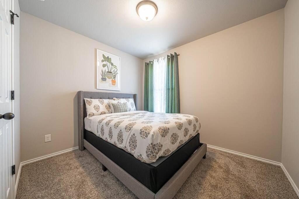 Gorgeous, Brand New 3 Bedrooms Home- Built 2024, Near Seaworld & Lackland Afb San Antonio Exteriér fotografie