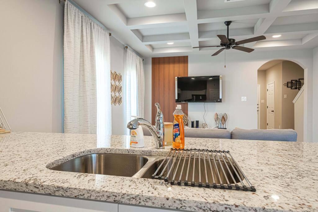 Gorgeous, Brand New 3 Bedrooms Home- Built 2024, Near Seaworld & Lackland Afb San Antonio Exteriér fotografie
