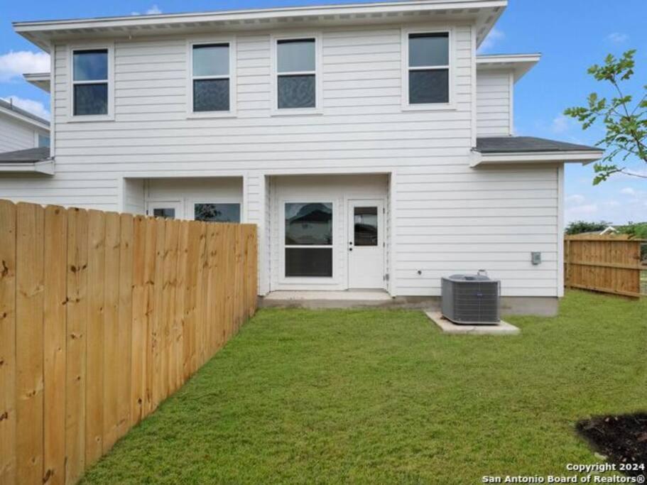 Gorgeous, Brand New 3 Bedrooms Home- Built 2024, Near Seaworld & Lackland Afb San Antonio Exteriér fotografie