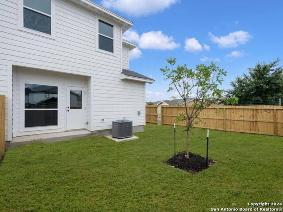 Gorgeous, Brand New 3 Bedrooms Home- Built 2024, Near Seaworld & Lackland Afb San Antonio Exteriér fotografie