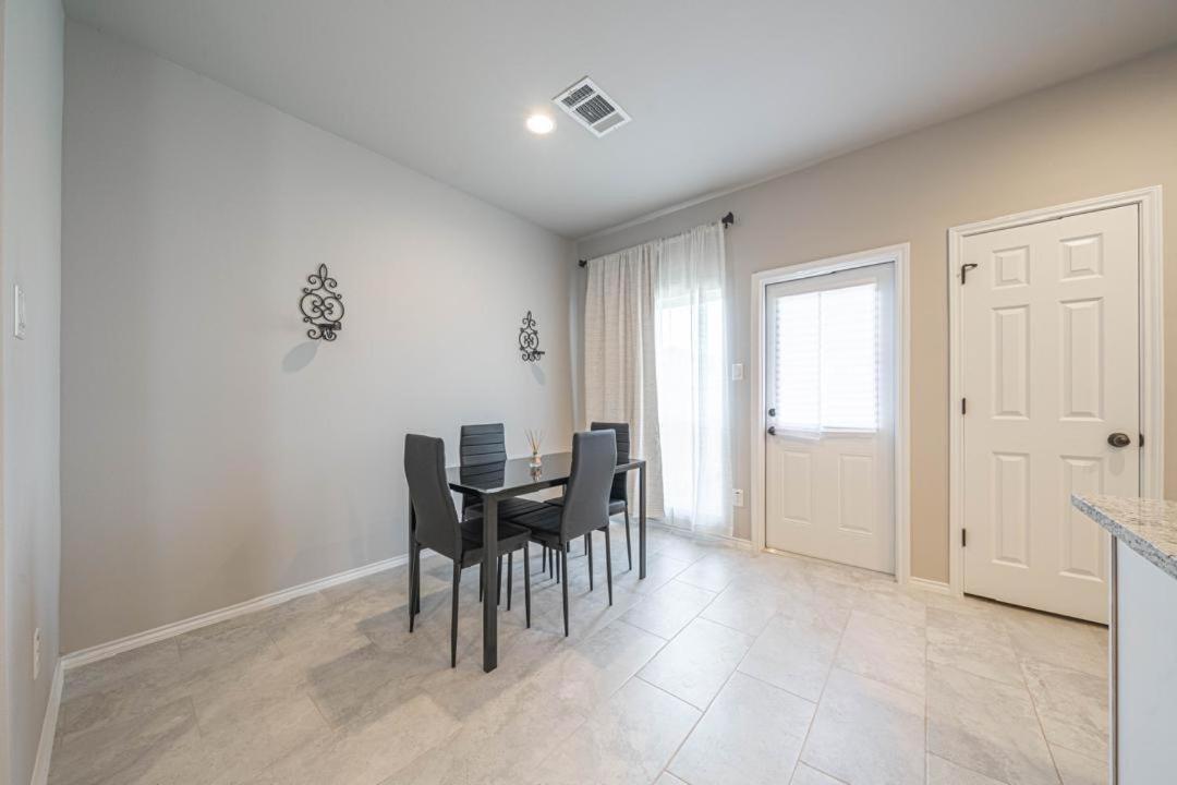 Gorgeous, Brand New 3 Bedrooms Home- Built 2024, Near Seaworld & Lackland Afb San Antonio Exteriér fotografie