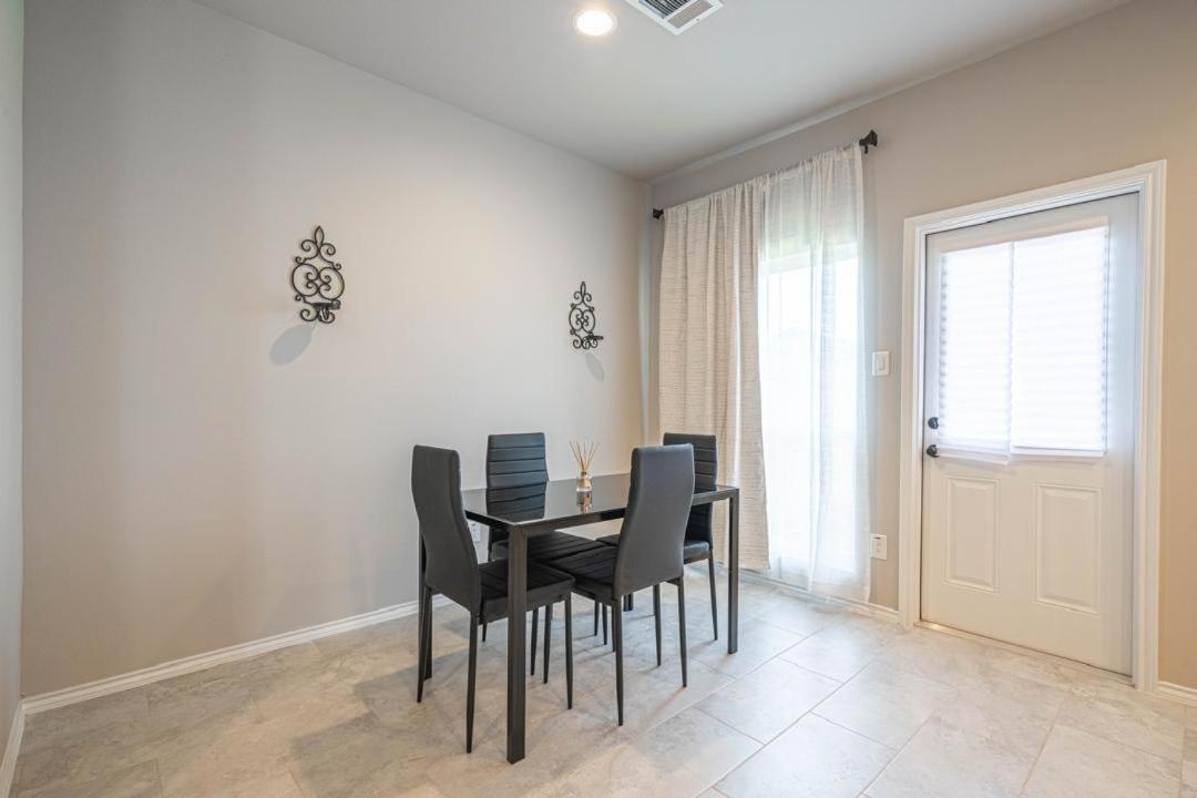 Gorgeous, Brand New 3 Bedrooms Home- Built 2024, Near Seaworld & Lackland Afb San Antonio Exteriér fotografie